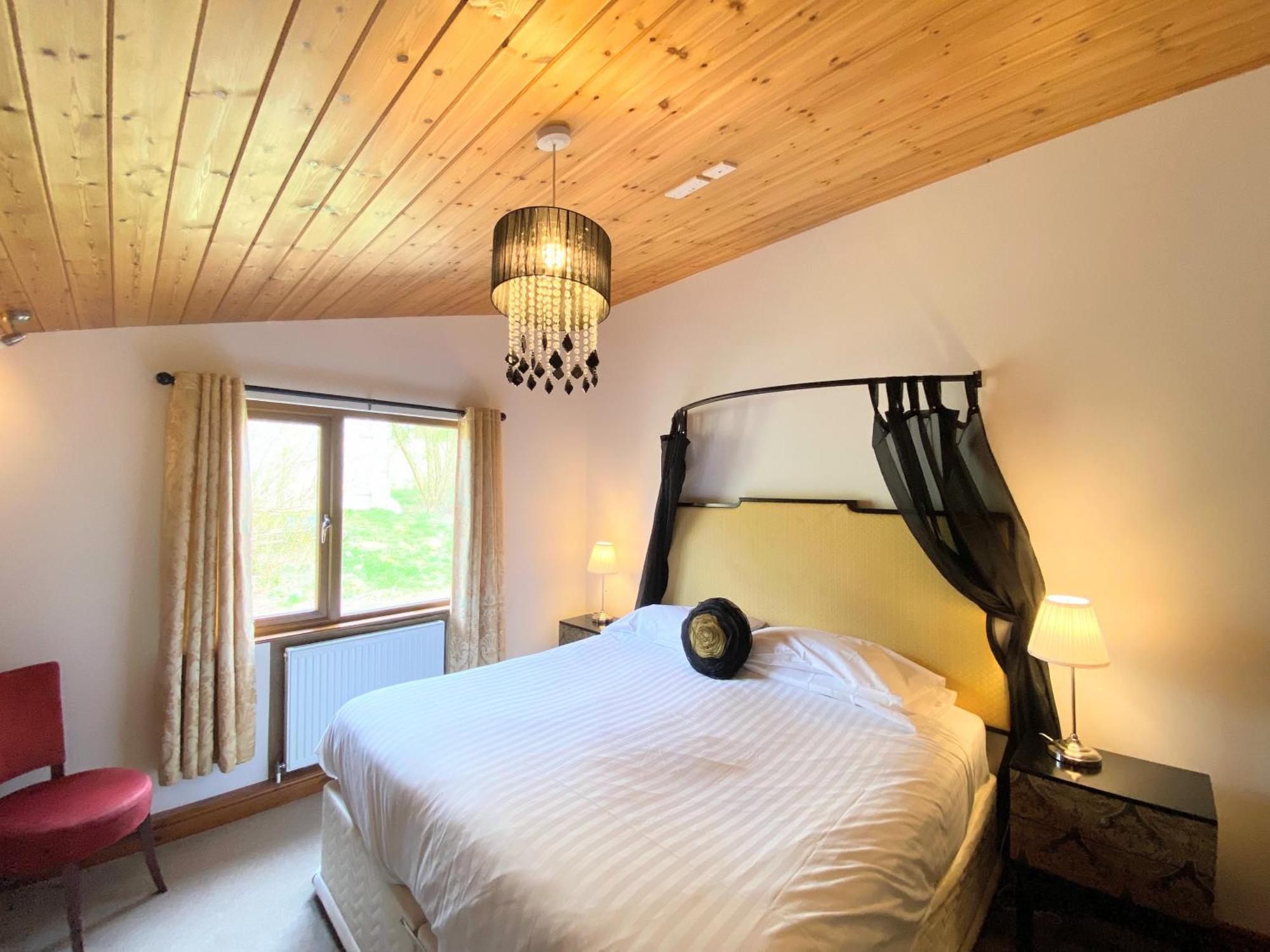 Torridon 12 With Private Hot Tub - Fife - Loch Leven - Lomond Hills Villa Kelty Exterior photo