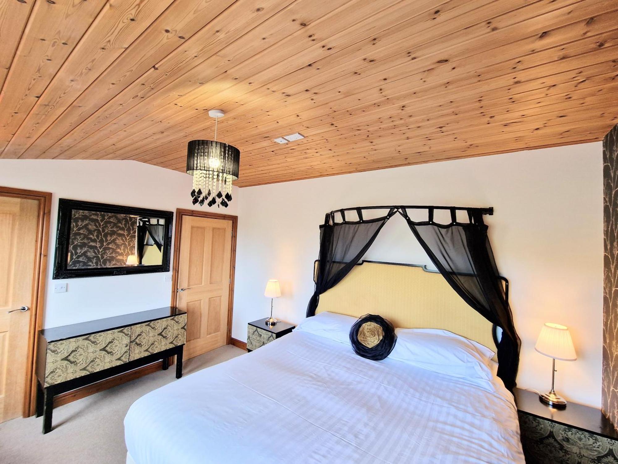 Torridon 12 With Private Hot Tub - Fife - Loch Leven - Lomond Hills Villa Kelty Exterior photo