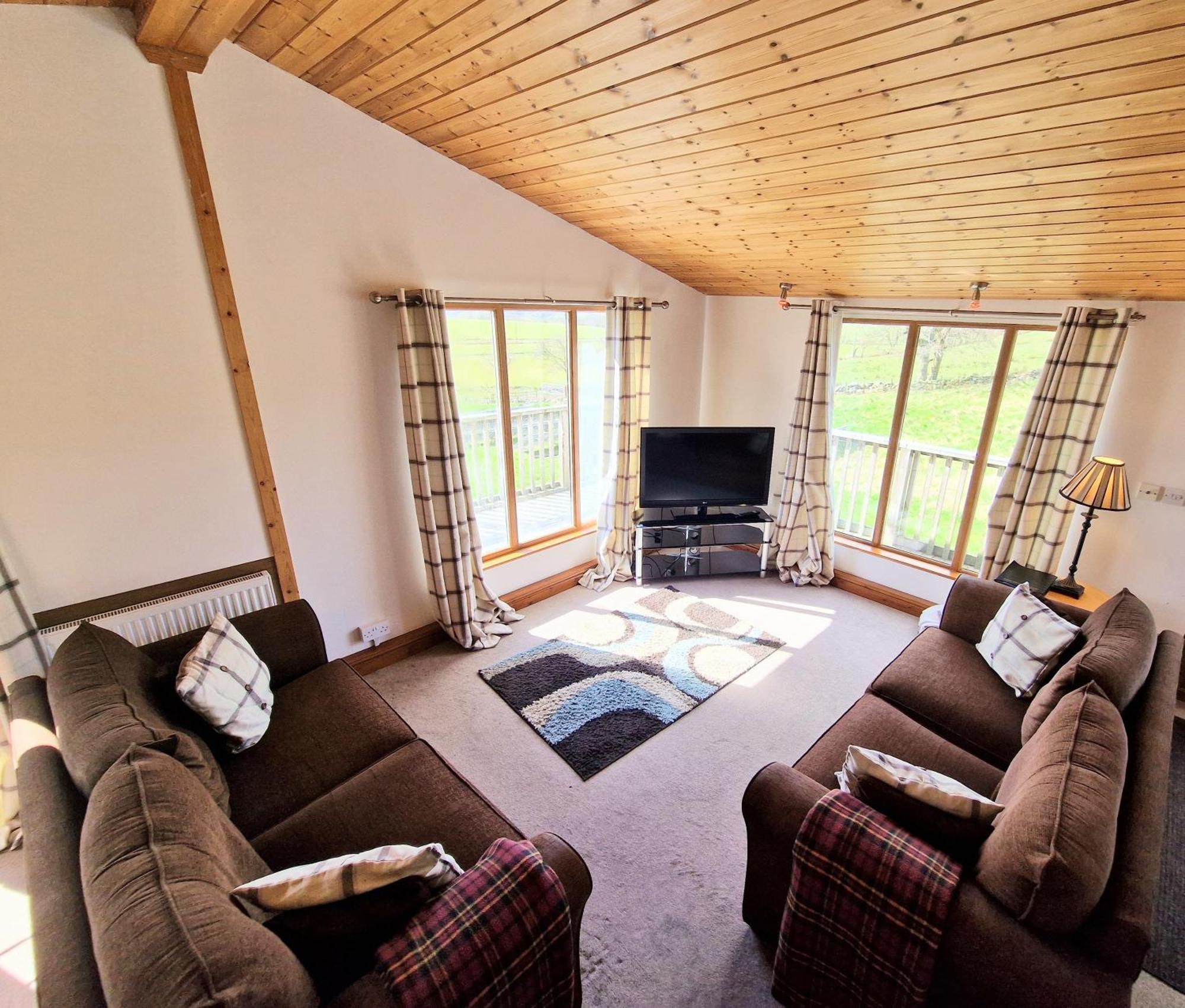 Torridon 12 With Private Hot Tub - Fife - Loch Leven - Lomond Hills Villa Kelty Exterior photo