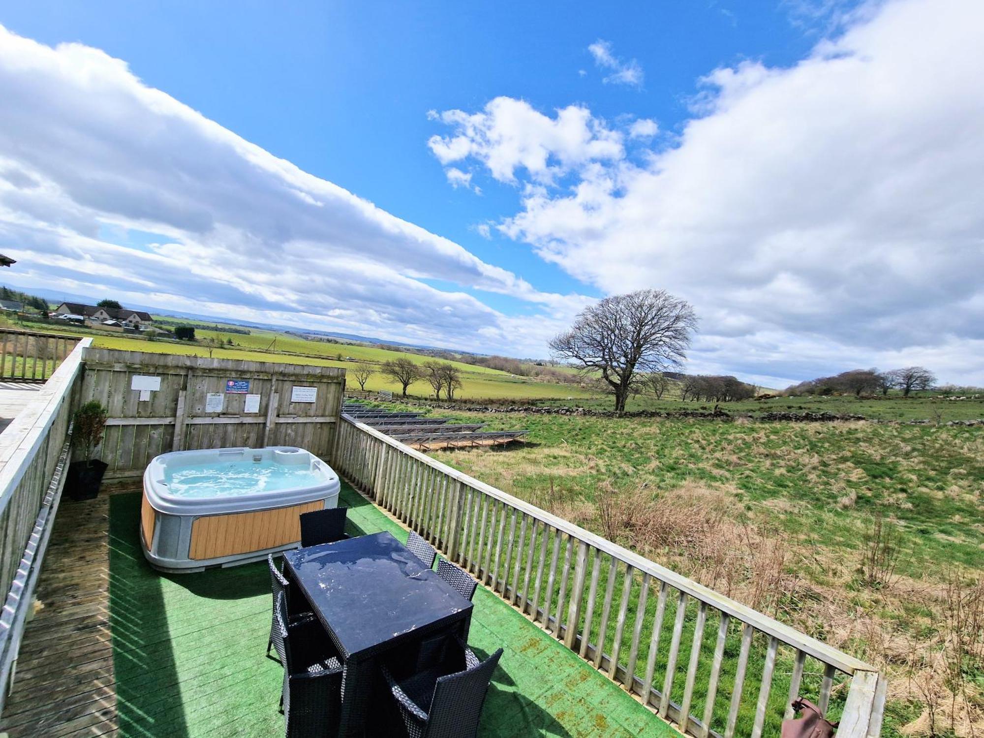 Torridon 12 With Private Hot Tub - Fife - Loch Leven - Lomond Hills Villa Kelty Exterior photo
