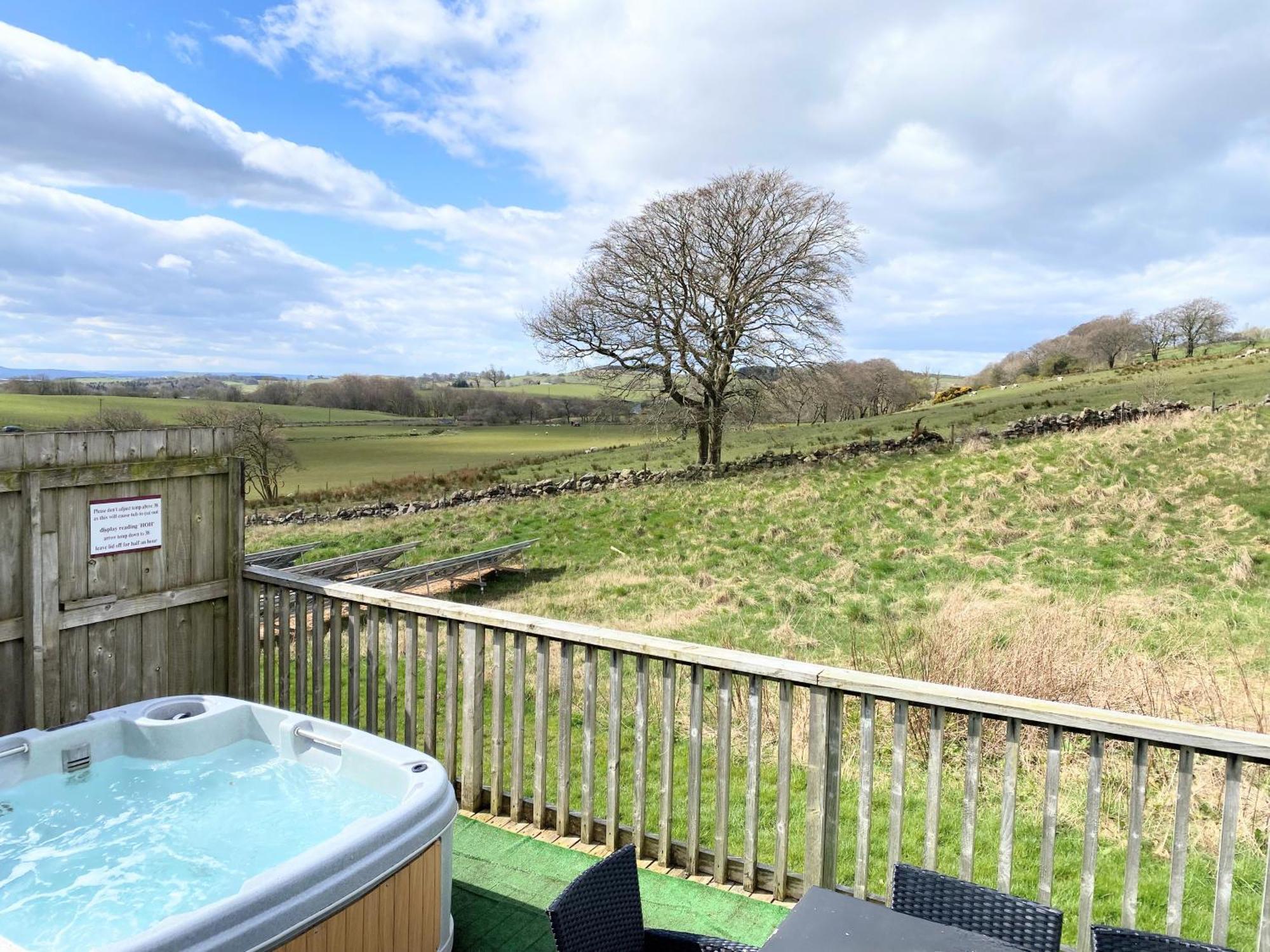 Torridon 12 With Private Hot Tub - Fife - Loch Leven - Lomond Hills Villa Kelty Exterior photo